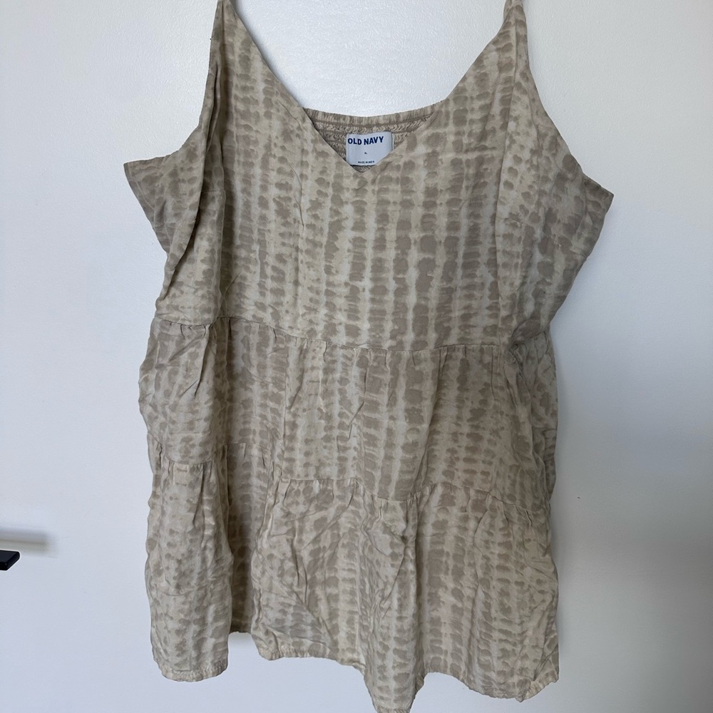 Old Navy Women’s Tiered Tie Dye Sleeveless Smocked Babydoll Peasant Tank